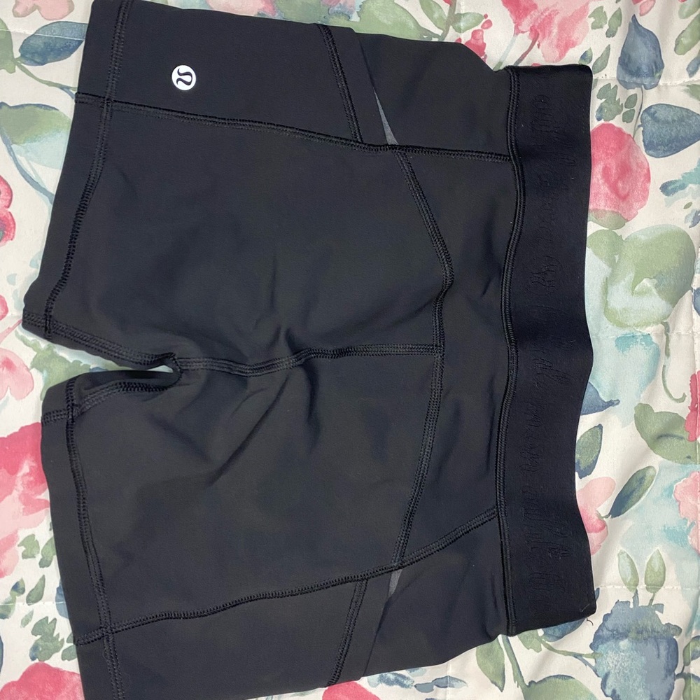 Lululemon black shorts size small